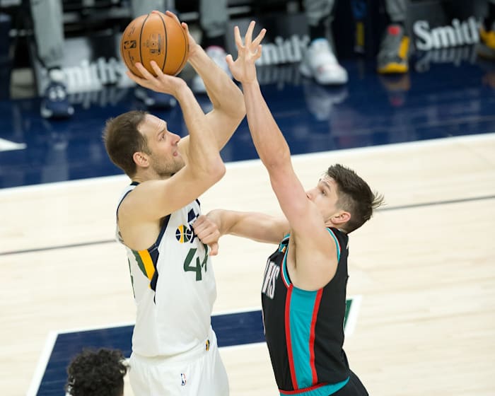 Bojan Bogdanovic (44) shoots over Grayson Allen (3) 